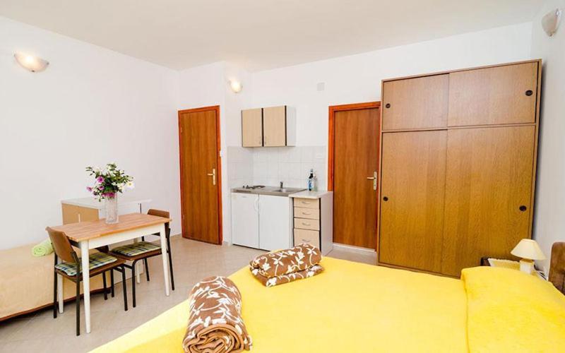 Apartments Lampalo Okuklje المظهر الخارجي الصورة